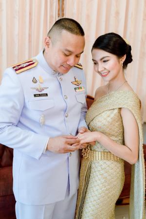 ชุดไทยเจ้าสาว ชุดไทยจักรพรรดิ์ เช่าที่แบมบี้ เวดดิ้ง ห้วยขวาง